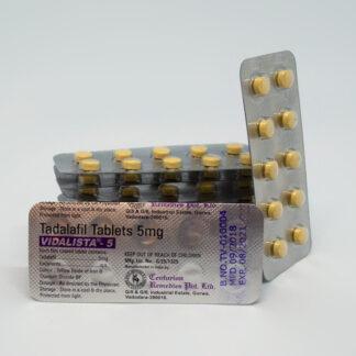 Упаковка Vidalista 5 мг – блістер із 10 таблетками тадалафілу для щоденного покращення потенції та впевненості, на чистому білому фоні.